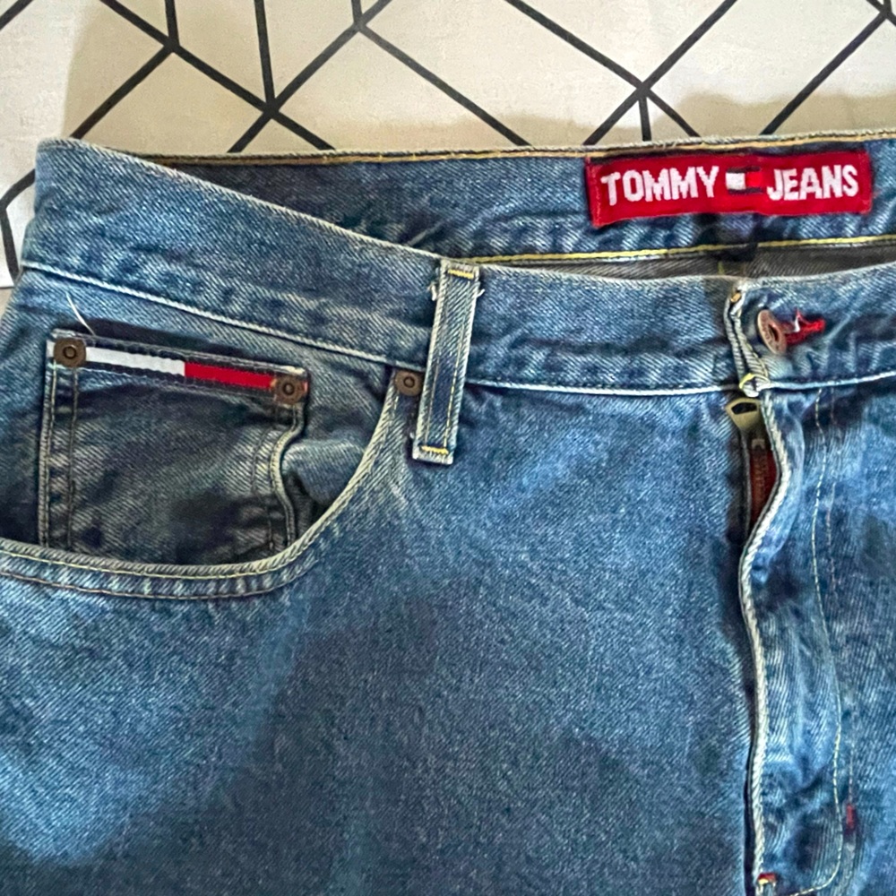 TOMMY HILFIGER JEANS!!